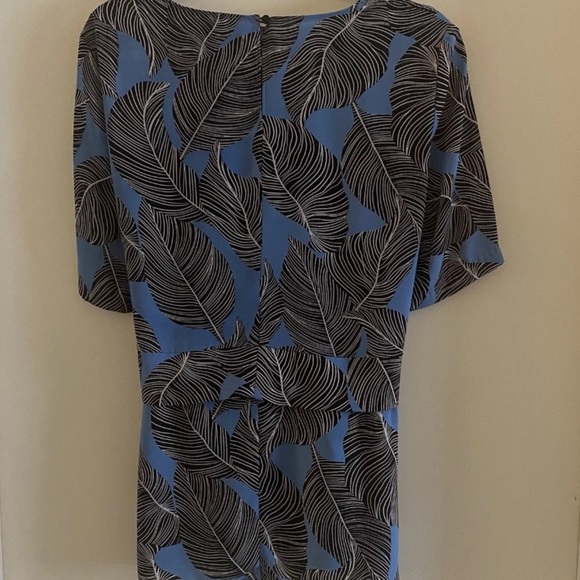 Nine West Blue & Black Leaf Print Tie-Front Blouse Size Large - Picture 2 of 11